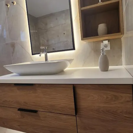 Dobrinja--big Bathroom-free Parking Sarajevo