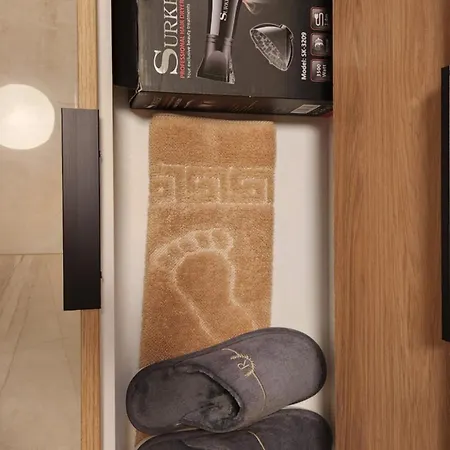 Daire Dobrinja--big Bathroom-free Parking